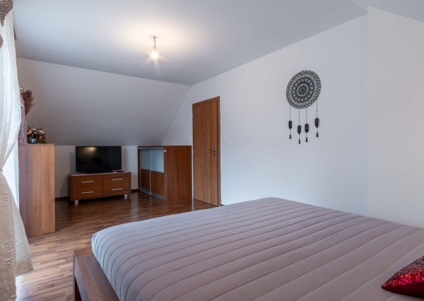 REZERVOVANÉ: Na predaj priestranný rodinný dom v pokojnej lokalite Hôrka