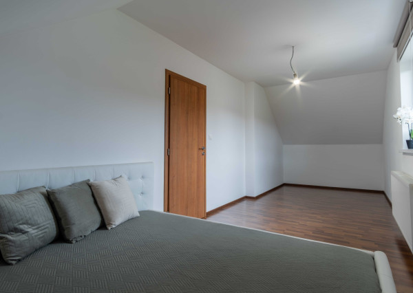 REZERVOVANÉ: Na predaj priestranný rodinný dom v pokojnej lokalite Hôrka