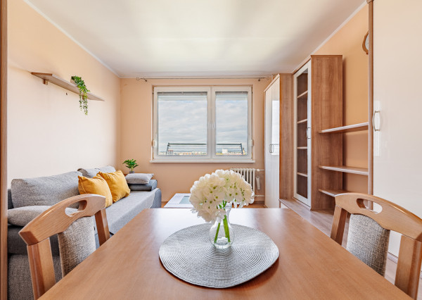 Na predaj čiastočne zariadená garsónka v Seredi