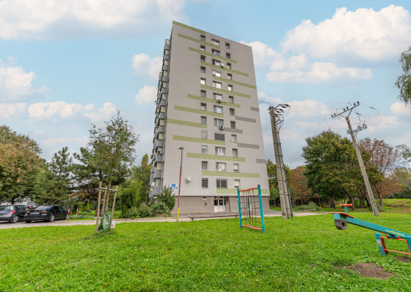 Na predaj čiastočne zariadená garsónka v Seredi