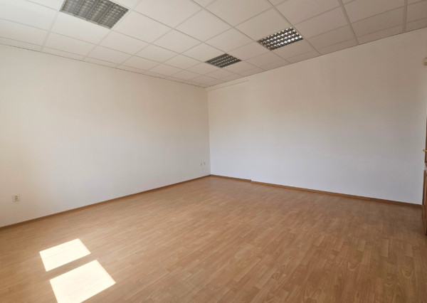 Na prenájom 6 administratívnych priestorov v Malackách