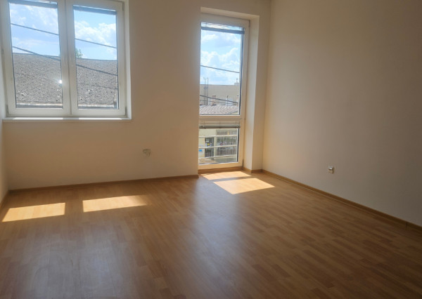 Na prenájom 6 administratívnych priestorov v Malackách