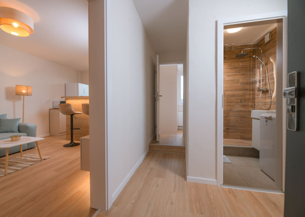 Na prenájom moderne zariadený 2-izbový byt s balkónom v Trenčíne