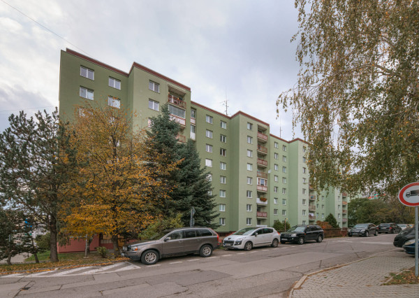 Na prenájom moderne zariadený 2-izbový byt s balkónom v Trenčíne