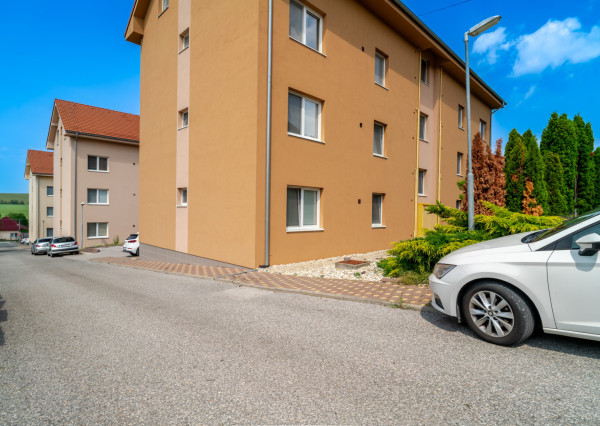 Na predaj 3-izbový byt v lokalite Veľký Lapáš