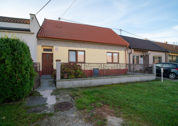 Na predaj 4-izbový rodinný dom v obci Zeleneč