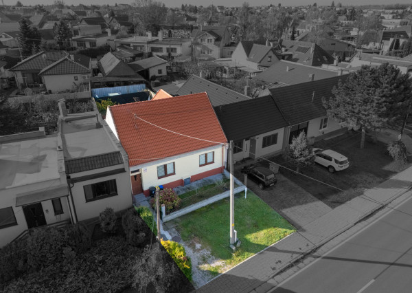 Na predaj 4-izbový rodinný dom v obci Zeleneč