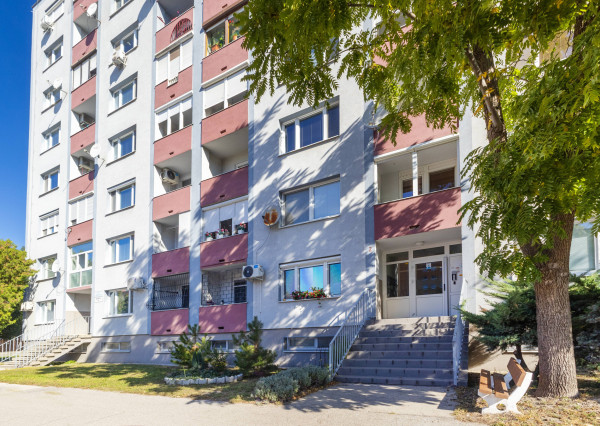 Na prenájom zariadený 2-izbový byt v Dunajskej Strede