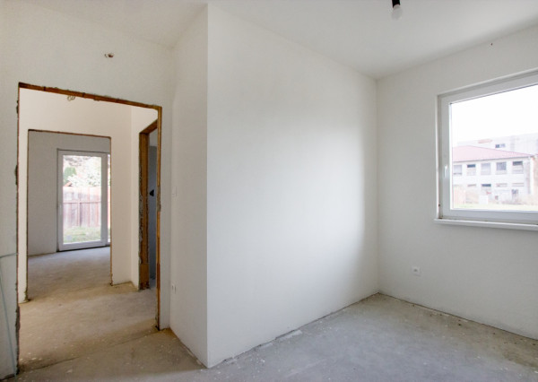 Na predaj rekreačná chata s pozemkom v obci Blahová