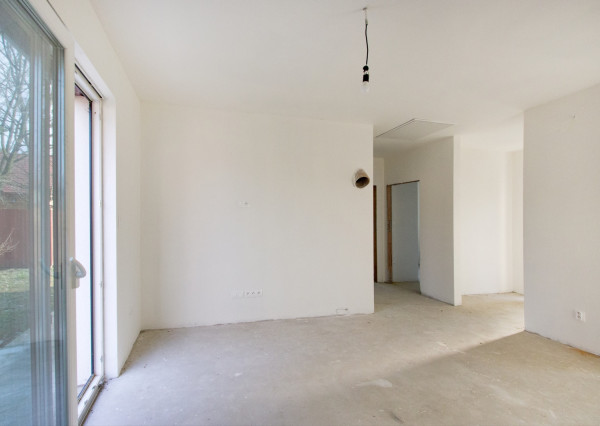 Na predaj rekreačná chata s pozemkom v obci Blahová