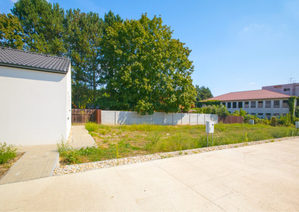 Na predaj rekreačná chata s pozemkom v obci Blahová