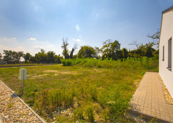 Na predaj rekreačná chata s pozemkom v obci Blahová