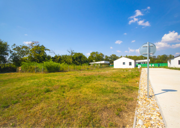 Na predaj rekreačná chata s pozemkom v obci Blahová