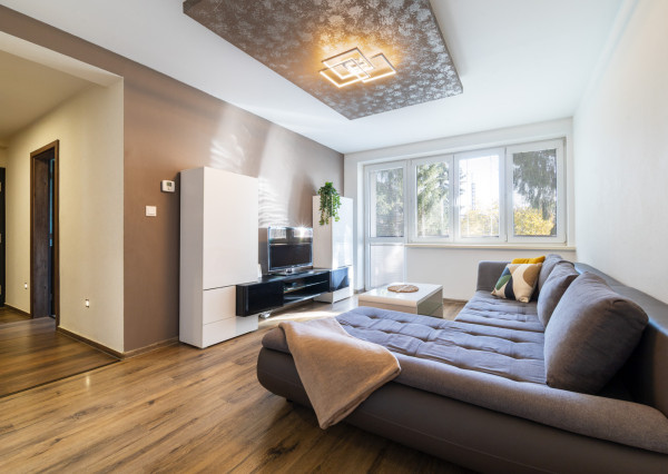 Na predaj zrekonštruovaný a zariadený 3-izbový byt v Trenčíne