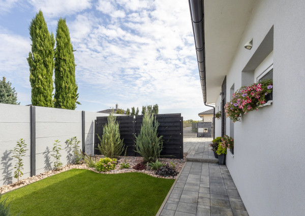 Na predaj štýlový 4-izbový rodinný dom v Hurbanovej Vsi