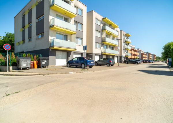 Na predaj 3-izbový byt s parkovaním v Senci