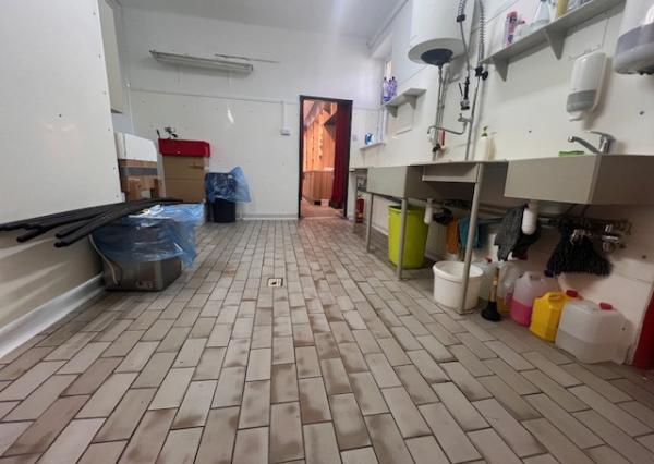 Na predaj budova na podnikateľský účel v Omšení - Trenčianske Teplice