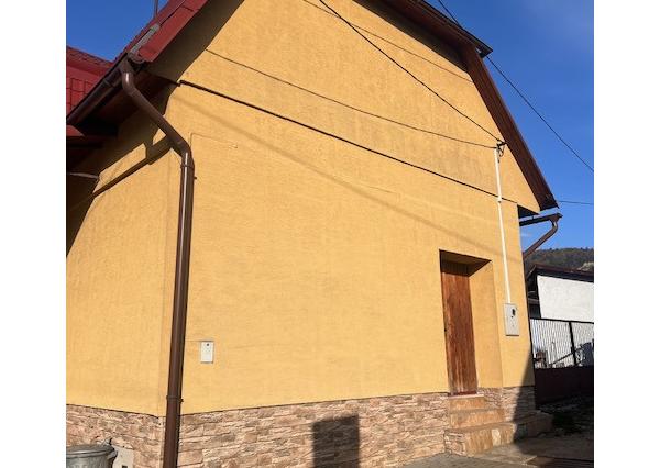 Na predaj budova na podnikateľský účel v Omšení - Trenčianske Teplice