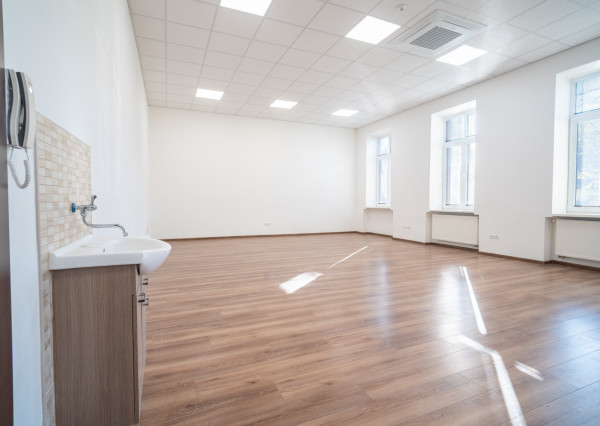 Na prenájom obchodný priestor v lokalite Šaľa-Veča