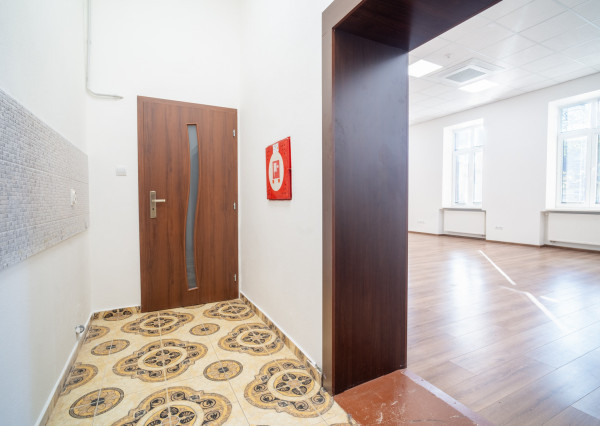 Na prenájom obchodný priestor v lokalite Šaľa-Veča