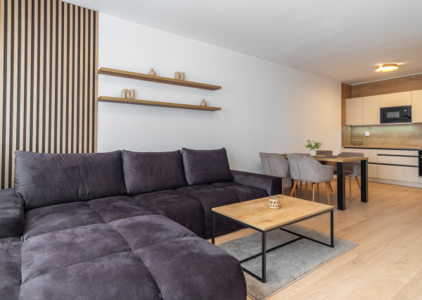 Na prenájom 2-izbový byt v Poprade s parkovacím miestom