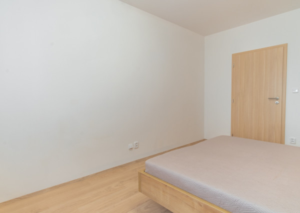 Na prenájom 2-izbový byt v Poprade s parkovacím miestom