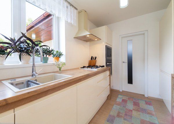 REZERVOVANÉ: Na predaj priestranný dom s veľkým pozemkom v Pobedime