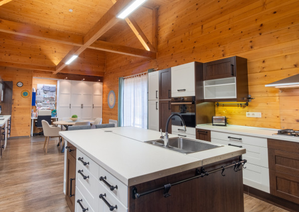 Na prenájom luxusný rodinný dom v Panoráme Veľký Slavkov pre náročnú klientelu