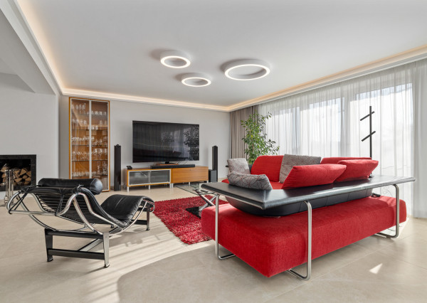 Na predaj vila so smart technológiami a výťahom na Slavíne