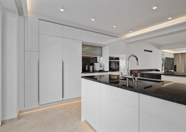 Na predaj vila so smart technológiami a výťahom na Slavíne