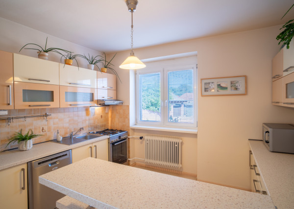 Na predaj priestranný 5-izbový rodinný dom v pokojnej lokalite mesta Gabčíkovo