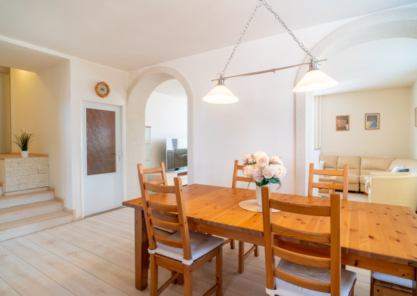 Na predaj priestranný 5-izbový rodinný dom v pokojnej lokalite mesta Gabčíkovo