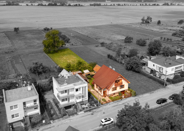 Nová znížená cena! Na predaj 5-izbový rodinný dom s veľkou záhradou v Novej Vsi nad Váhom