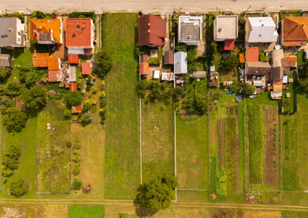 Nová znížená cena! Na predaj 5-izbový rodinný dom s veľkou záhradou v Novej Vsi nad Váhom