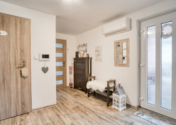 Na predaj priestranný 4-izbový rodinný dom v Malženiciach