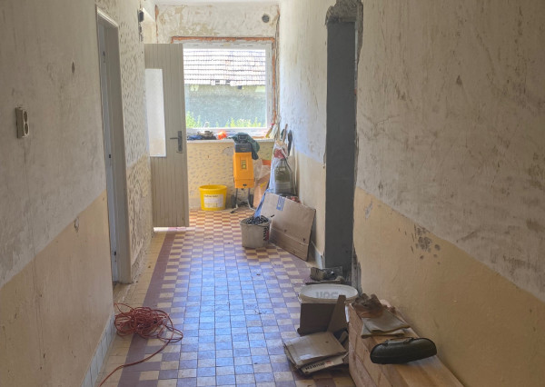 Na predaj rodinný dom vhodný na rekonštrukciu v Lúčnici nad Žitavou