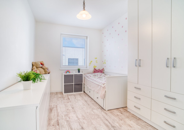 Na predaj priestranný 4-izbový rodinný dom v Bernolákove