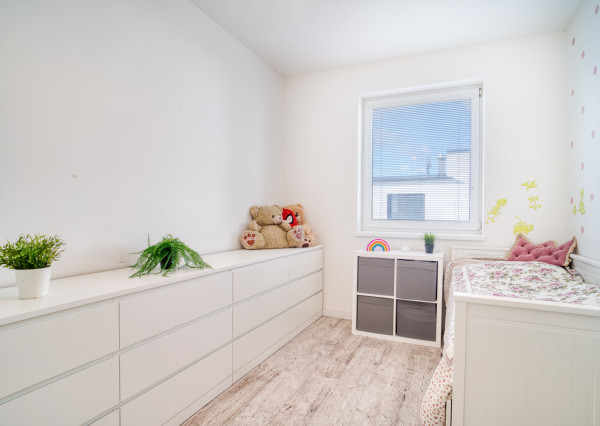 Na predaj priestranný 4-izbový rodinný dom v Bernolákove