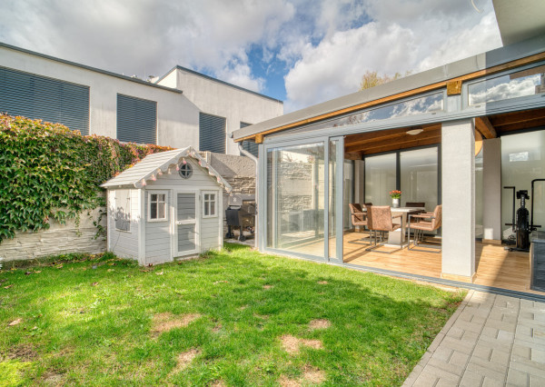 Na predaj priestranný 4-izbový rodinný dom v Bernolákove