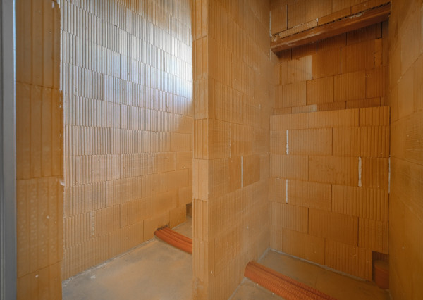 Na predaj administratívno-skladový objekt pri Trnave, v obci Zavar