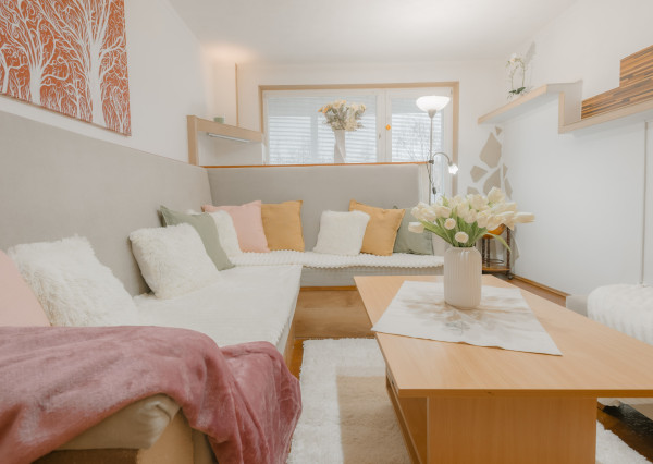 Na predaj kompletne zariadený 2-izbový byt v Žiline