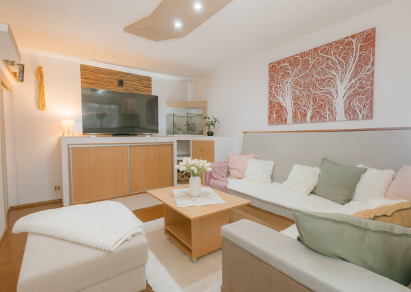 Na predaj kompletne zariadený 2-izbový byt v Žiline