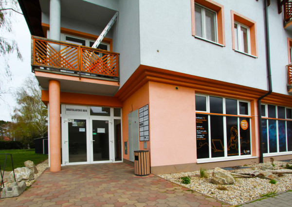 Na prenájom kancelársky priestor v centre Šamorína