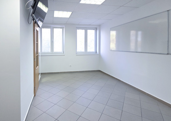 Na prenájom kancelársky priestor v centre Šamorína