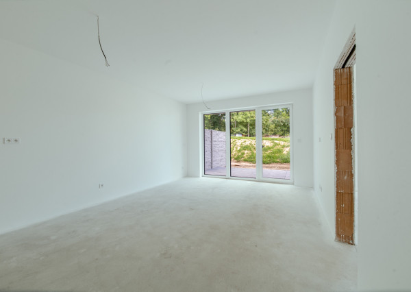 Na predaj skolaudovaný výnimočný 4-izbový byt s vlastnou záhradou vo Veľkom Orvišti