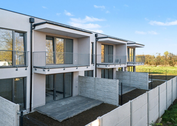 Na predaj skolaudovaný 3-izbový byt s vlastnou záhradou vo Veľkom Orvišti