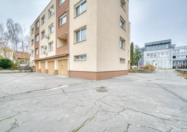 Na predaj 3-izbový byt vo výbornej lokalite v Stupave