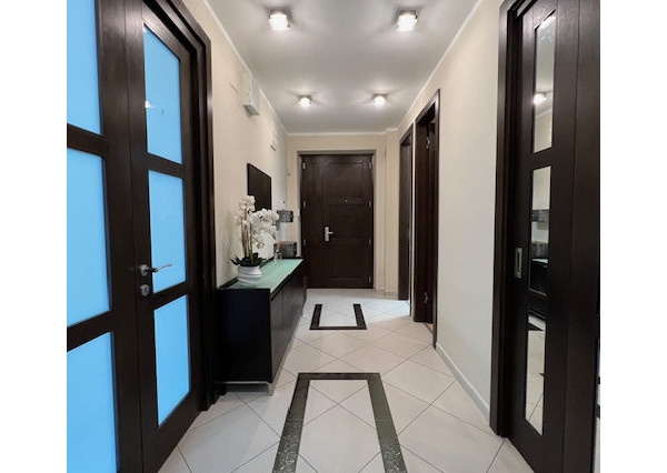 Na predaj veľkometrážny 3-izbový byt v centre mesta Trenčín