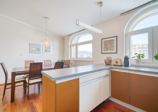 Na predaj 4-izbový byt s výhľadom na Malé Karpaty v Rači