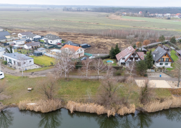 Na predaj stavebný pozemok v obci Sekule - Štrkovňa Lúčky
